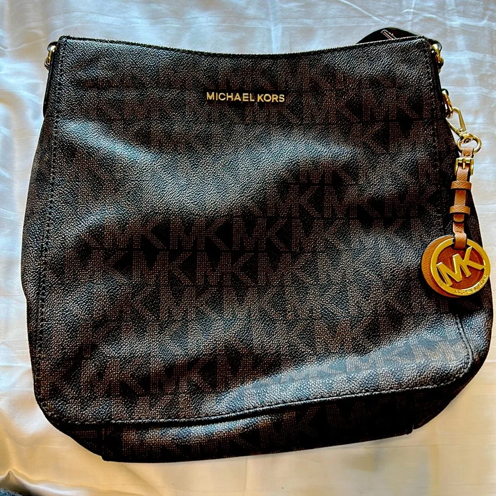 Michael Kors bag - Picture 1 of 3